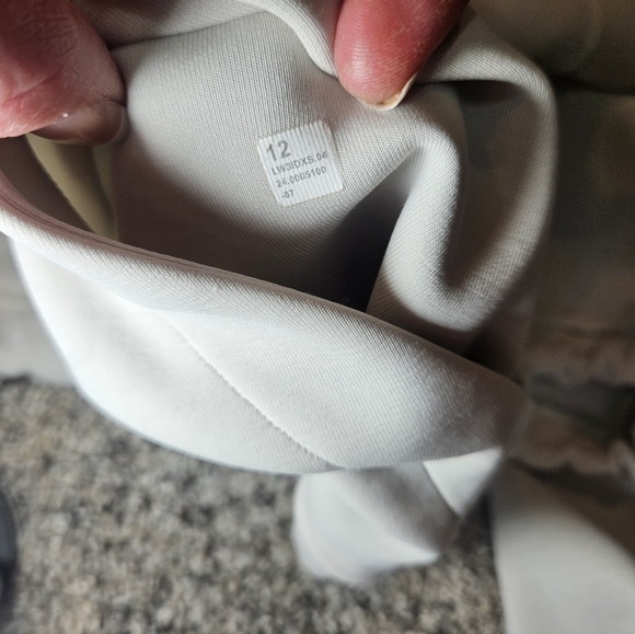 Lululemon Brushed Softstreme Half Zip Pullover Bone Size 12 Cropped Funnel Neck - Picture 10 of 11